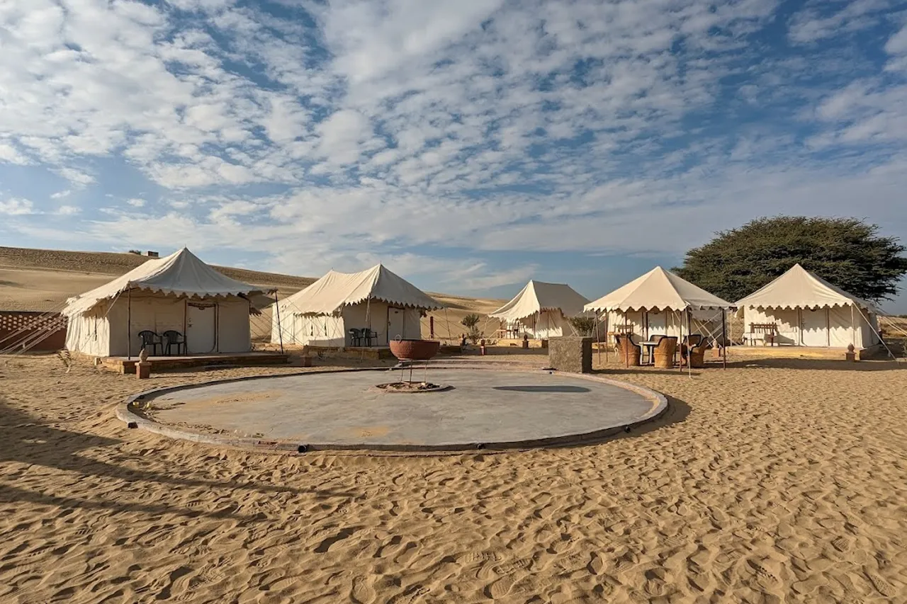 Why Luxury Travelers Prefer Premium Desert Resorts in Jaisalmer for Memorable Vacations
