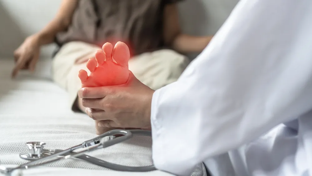 Peripheral Neuropathy vs. Poor Circulation: How to Tell What’s Causing Your Foot Numbness