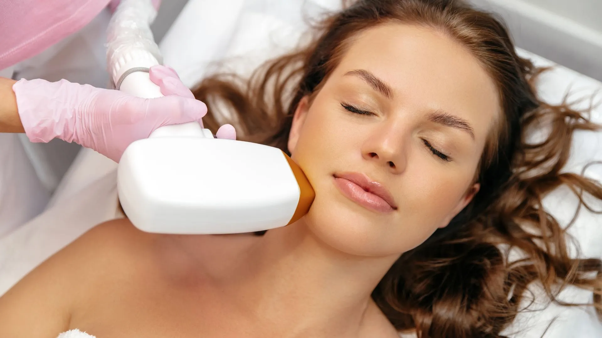 Top Benefits of Choosing the Best Laser Hair Removal Surrey Services