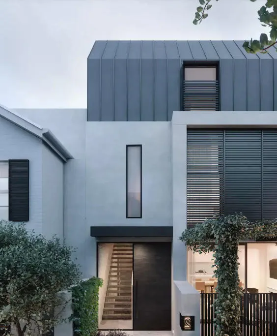 The Evolution of High-End Architecture: Choosing Clean Energy Without the Structural Eyesore