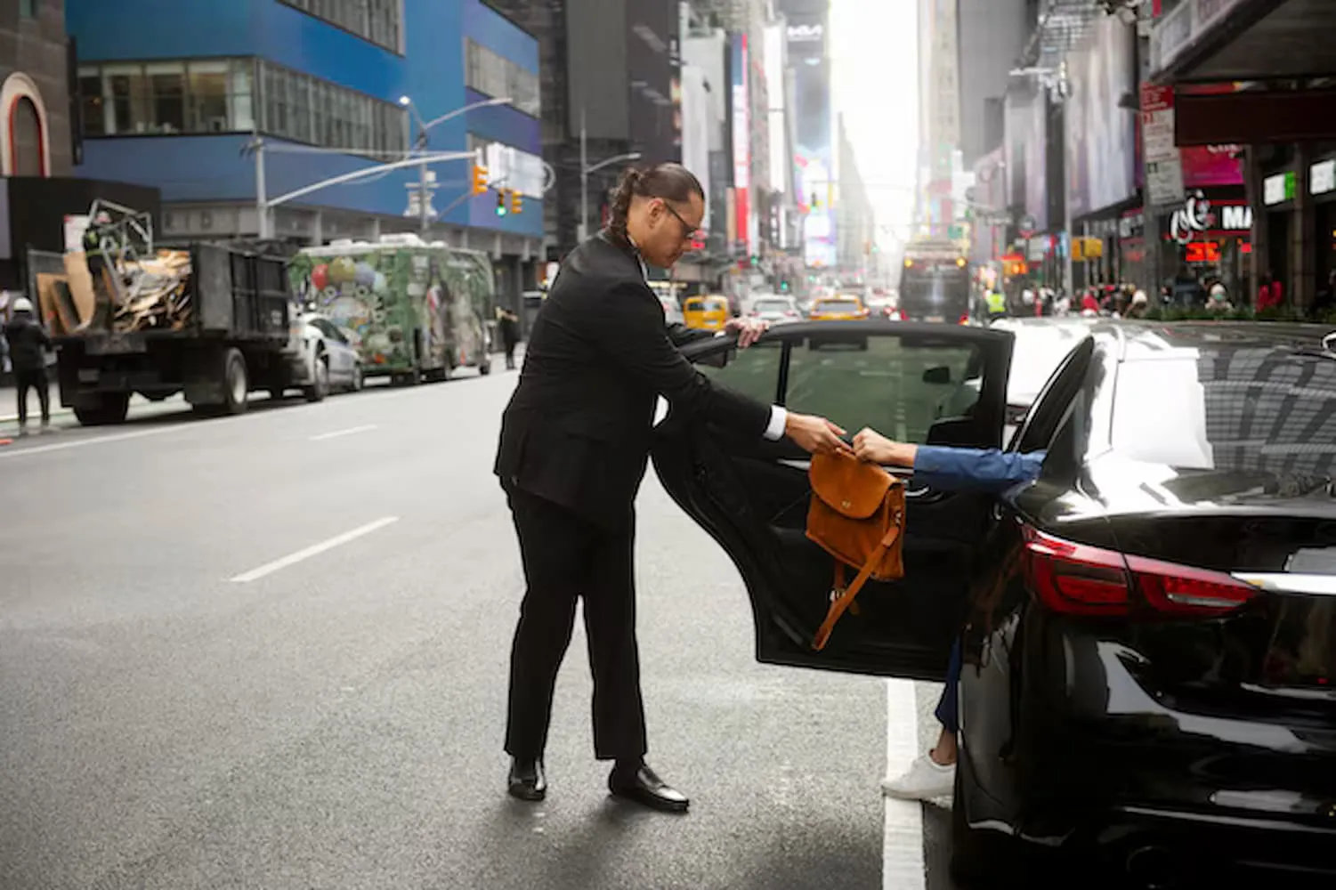 Top Reasons to Book Hourly Transportation Services Chicago