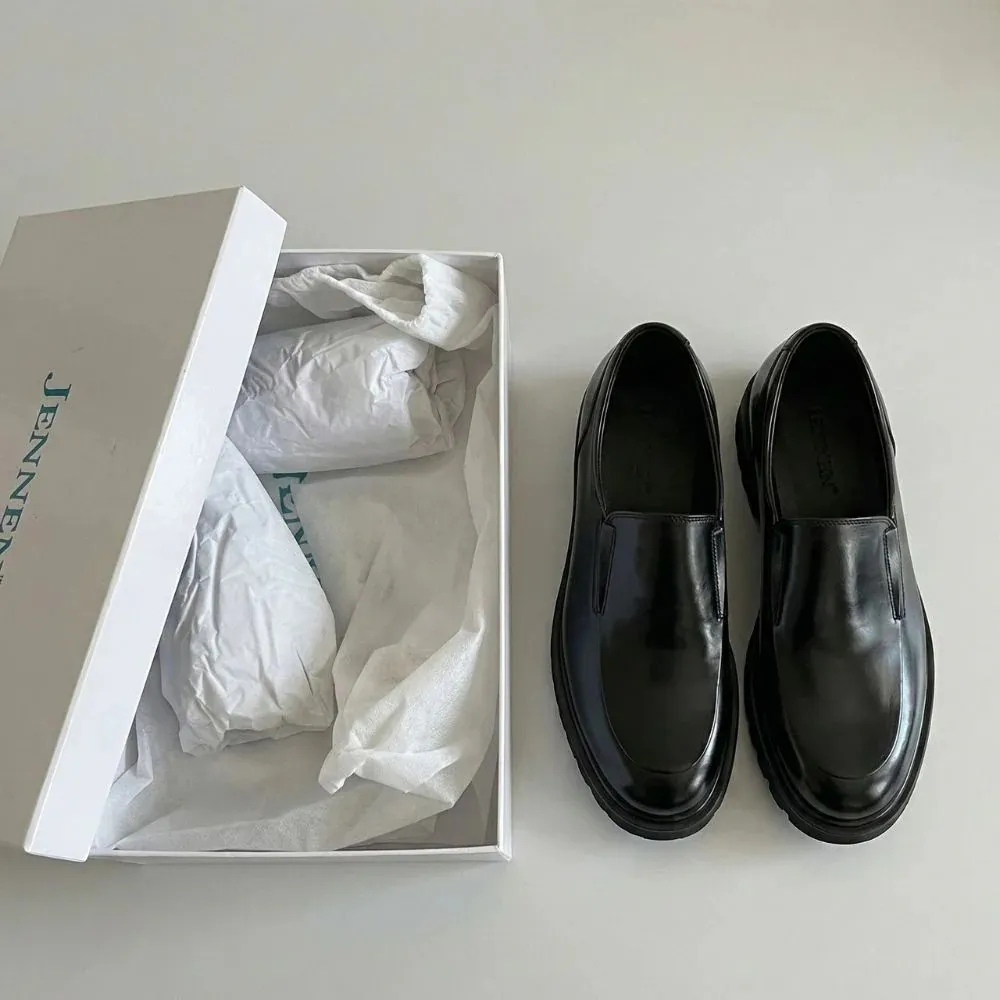 The Finishing Touch Every Groom Needs: Choosing the Right Black Wedding Shoes