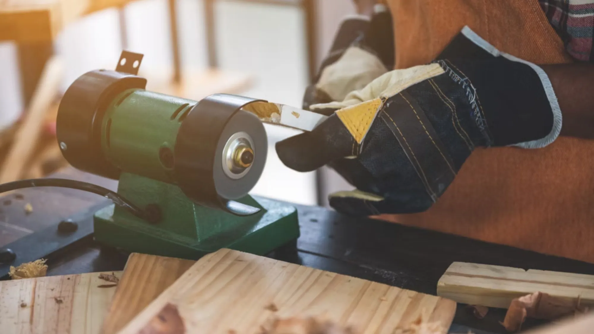 How Sharpening Carving Knives Improves Every Project