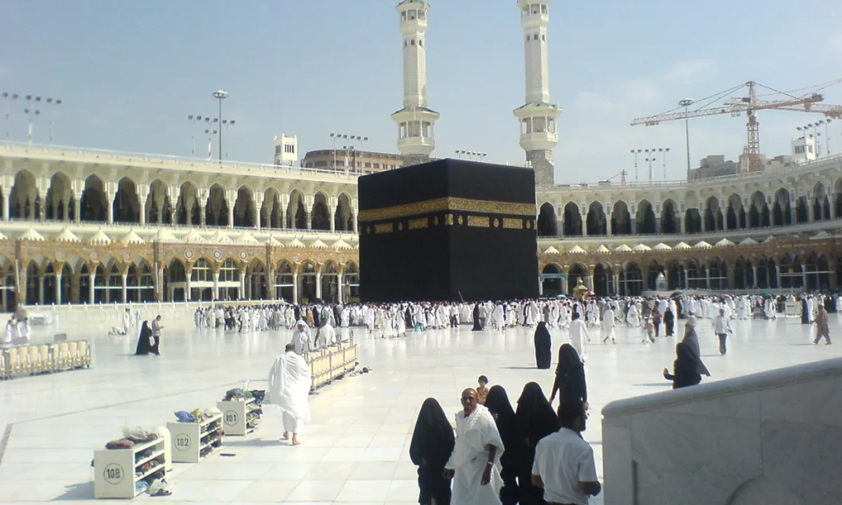 Book Now: 12 Reasons to Choose the Best Umrah Packages 2025