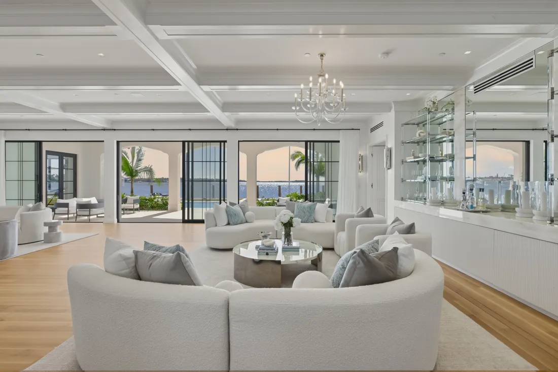 How AI Virtual Staging Helps Buyers Visualize Empty Spaces