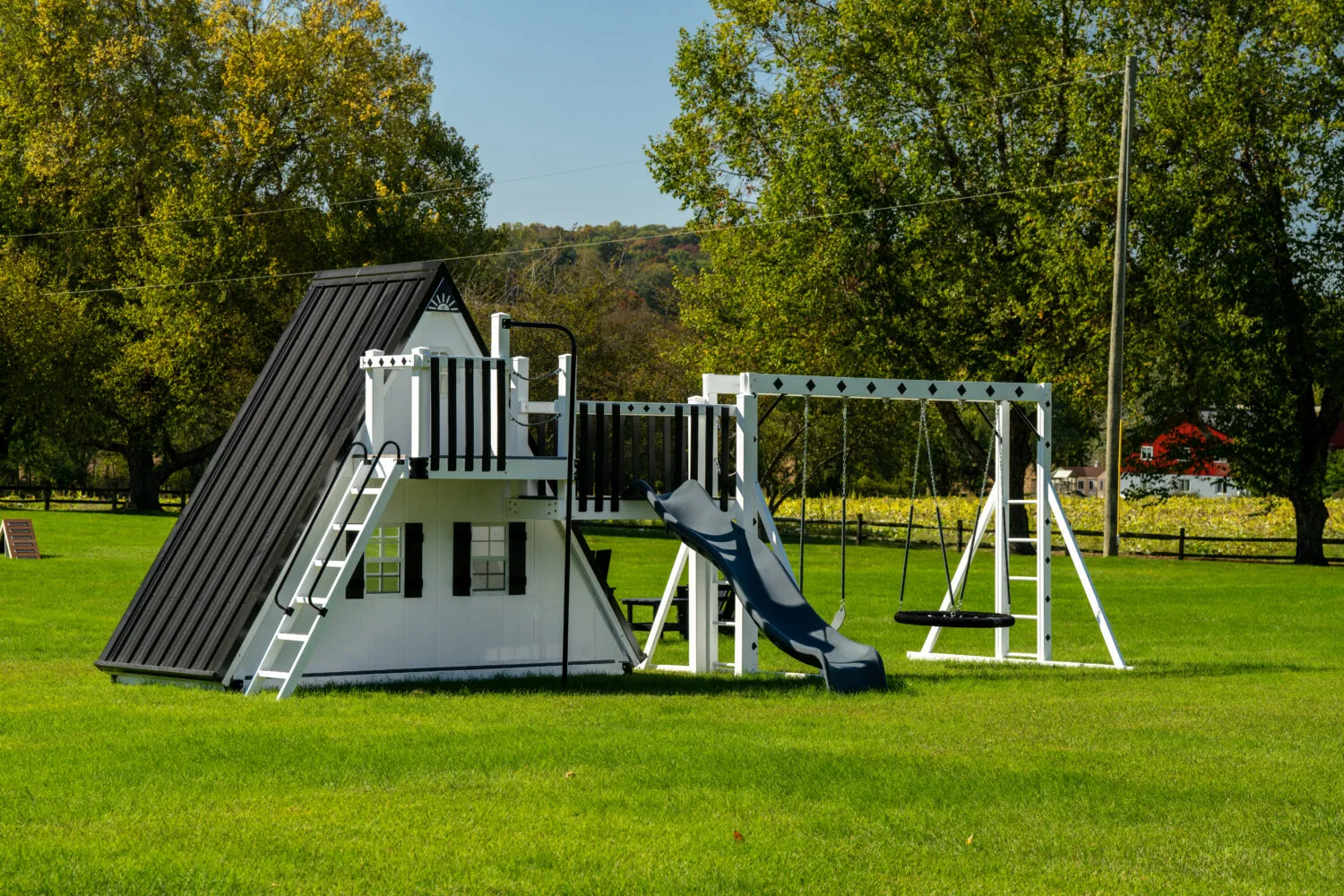 How to Choose the Best Swing Set for Kids, Older Children, and Small Backyards