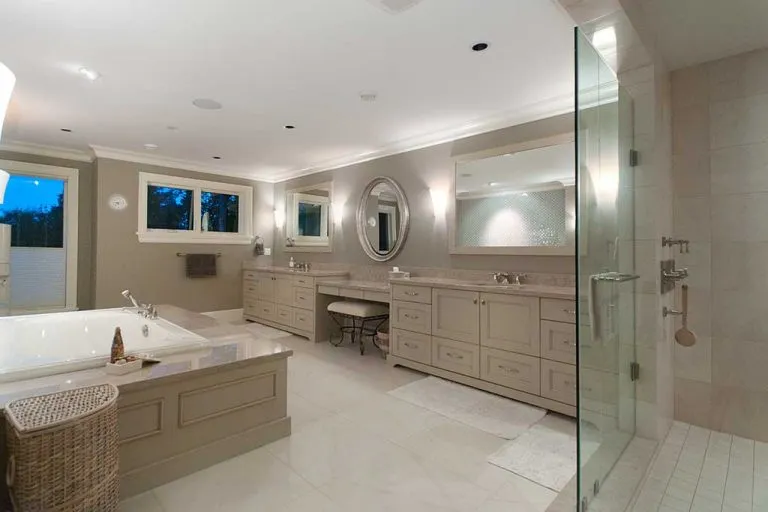 Bathroom Cabinets in Kelowna: Top Design Ideas for Stylish and Functional Storage
