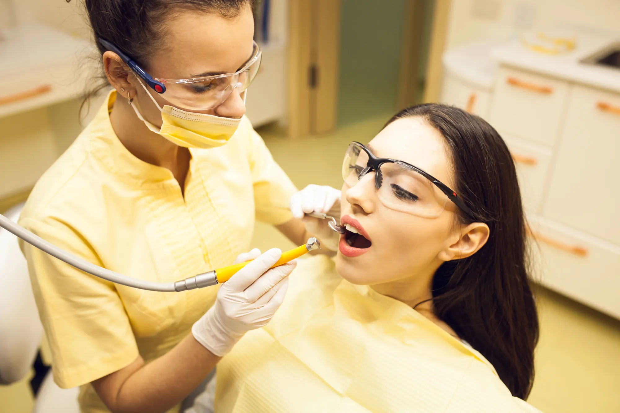 Why Patients Search for a Gum Disease Dentist Near Me for Specialized Care