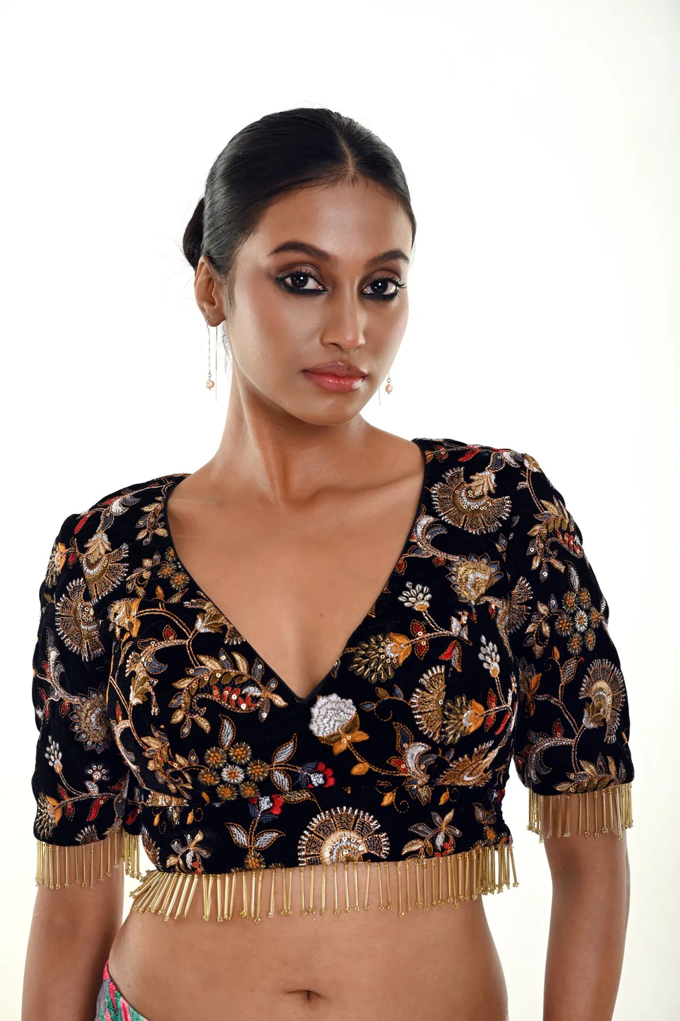 How to Style a Velvet Blouse for Every Occasion: From Weddings to Casual Outings