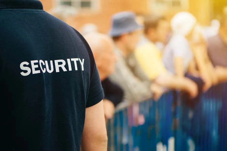 How Security Guards Improve Customer Confidence and Business Reputation?