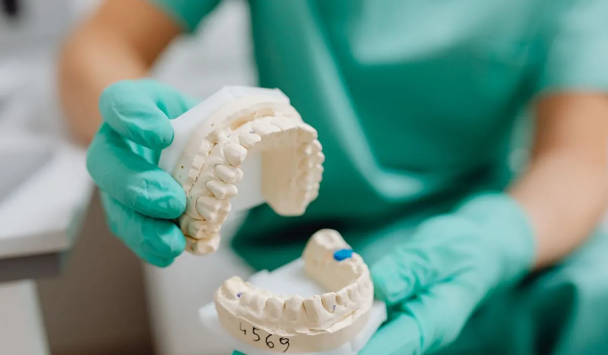 Why You Should Visit a #1 Dentist in Burbank Regularly The Benefits of Visiting the #1 Dentist in Burbank Regularly