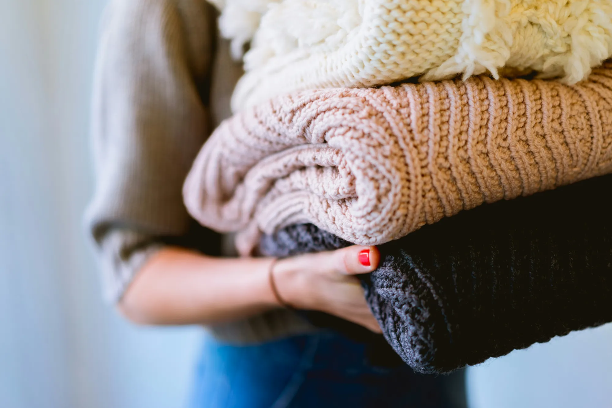 Tired of Laundry Piling Up? Here’s How a Laundry Pickup and Delivery Service Solves It