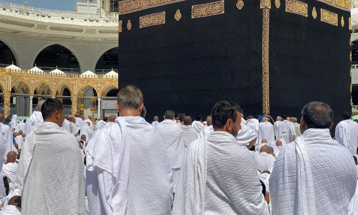 Plan Your Spiritual Journey with a 4 Star Deluxe Umrah Package 2026
