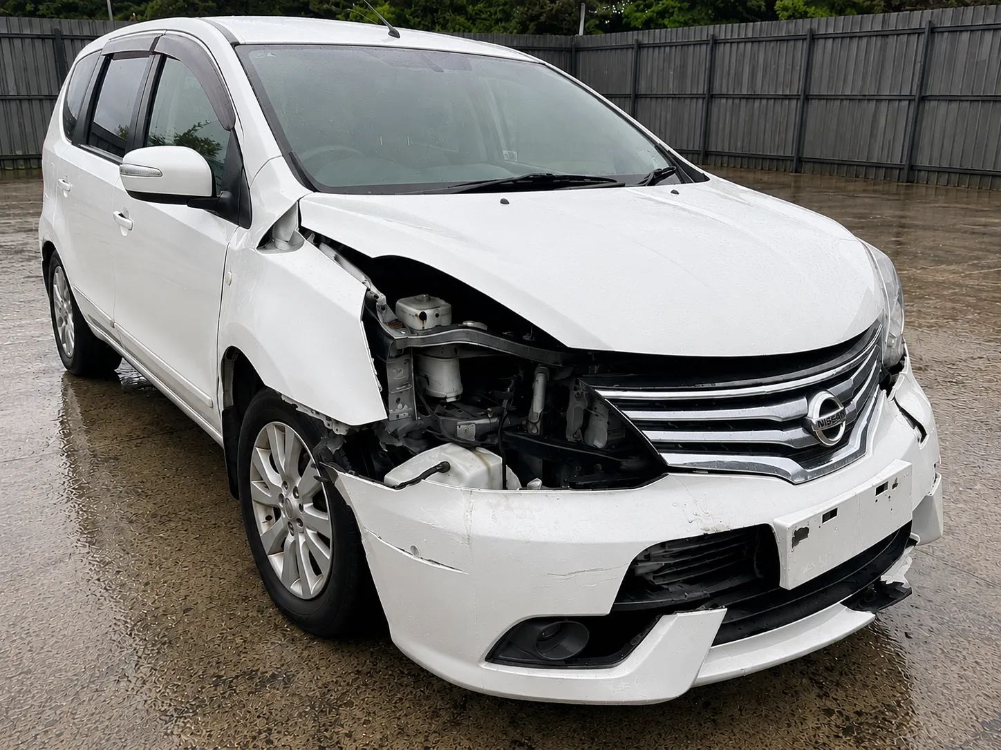 Why Should You Choose Professional Car Removals in Perth Over Private Selling?