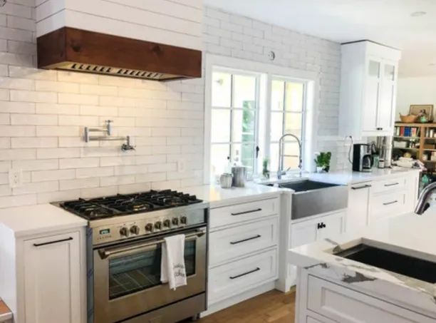 Why a 48-Inch Range Hood Insert Is a Popular Choice for Custom Kitchen
