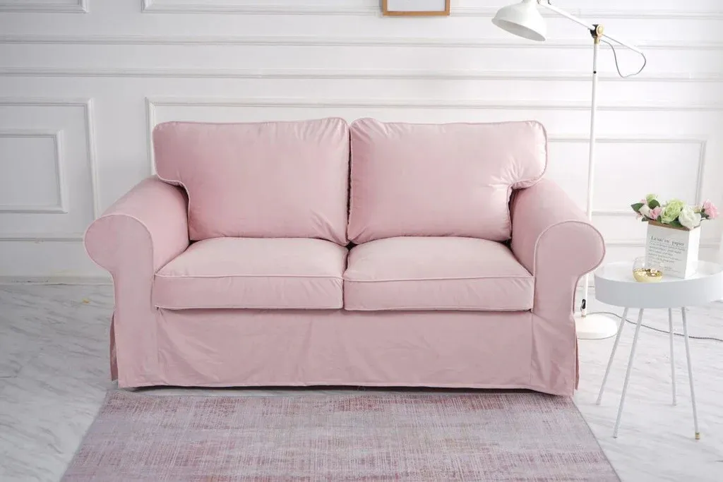 Rethinking Your Living Room Around Flexible Seating
