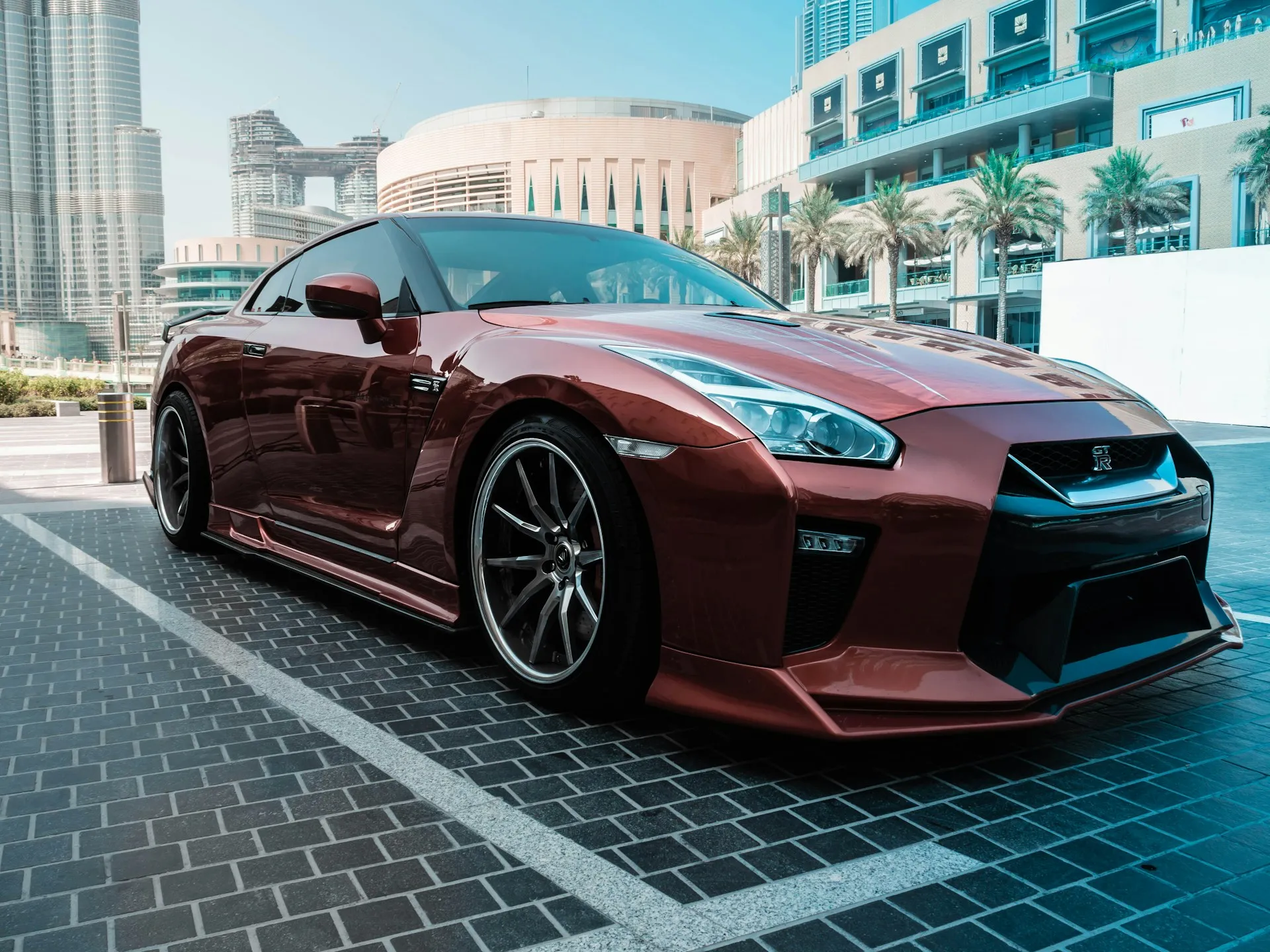 Car Polishing Dubai: Restore Your Vehicle’s Shine and Protect Its Value