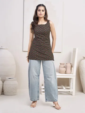 Sleeveless Short Kurti: The Perfect Blend of Comfort and Contemporary Style