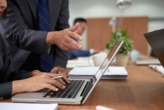 How Strategic Financial Decisions Create Competitive Advantages