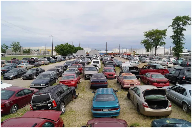 Why Do Drivers Sell Old Cars in Palmdale for Cash?