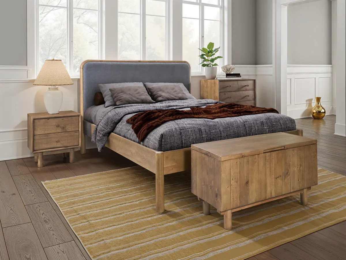 Practical and Stylish Bedroom Storage: Oak Blanket Boxes and Solid Wood Bedside Tables