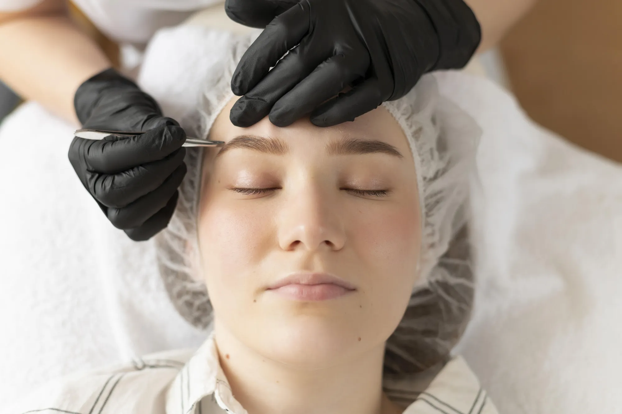 Why Eyebrow Hair Transplant Dubai Is Growing in Popularity