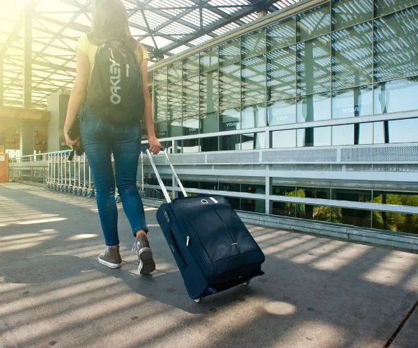 Carry-On Only: Tips to Travel Without Luggage on Short Trips