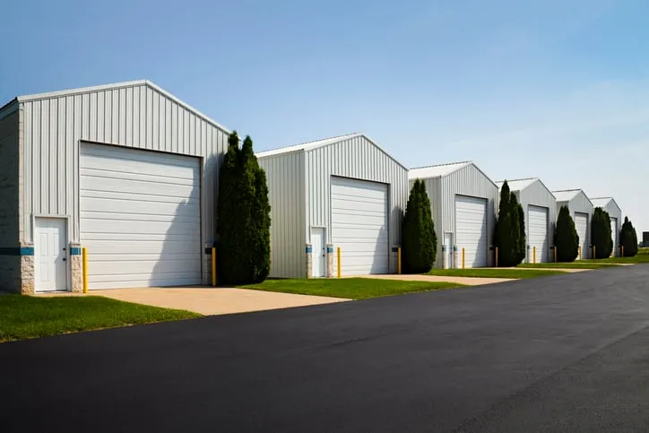 What Factors Affect the Cost of Building a Pole Barn in Different States?