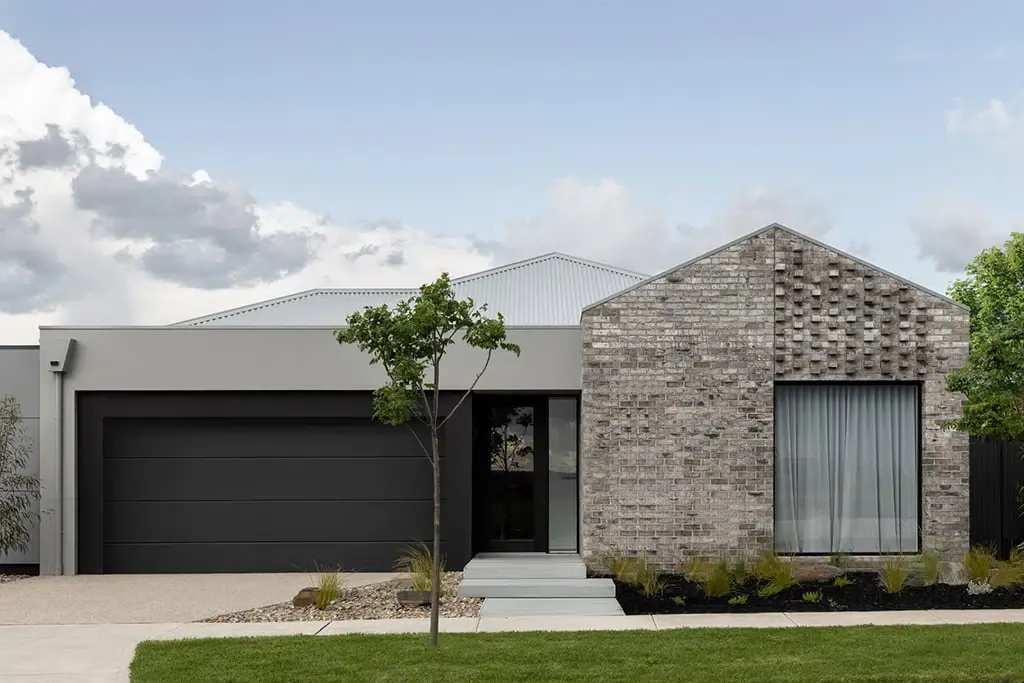 Knockdown Rebuild vs Renovation: Which Is the Better Choice for Melbourne Homeowners?