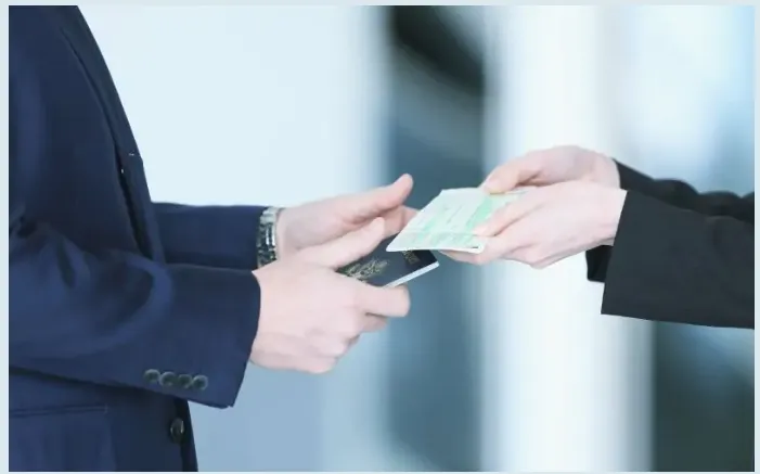Flight Crew Visa Requirements: What Pilots and Cabin Crew Need to Know