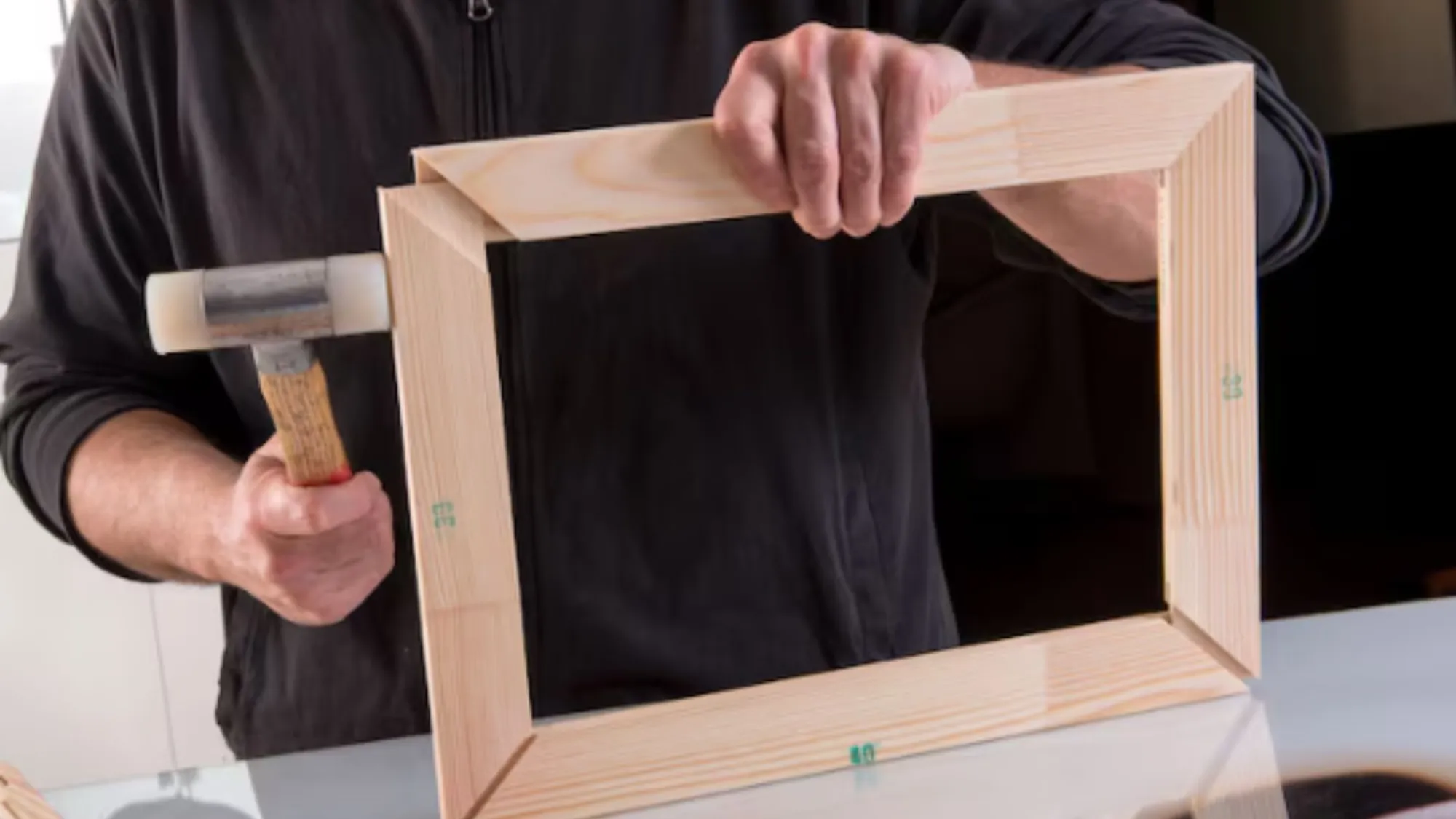 What Are the Benefits of Choosing Custom Picture Framing for Your Art?