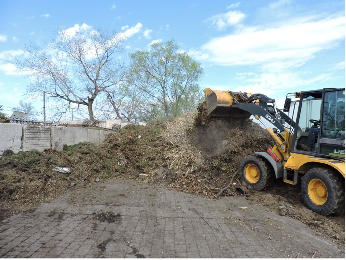 Professional Dump Truck Service for Efficient Landscaping Projects