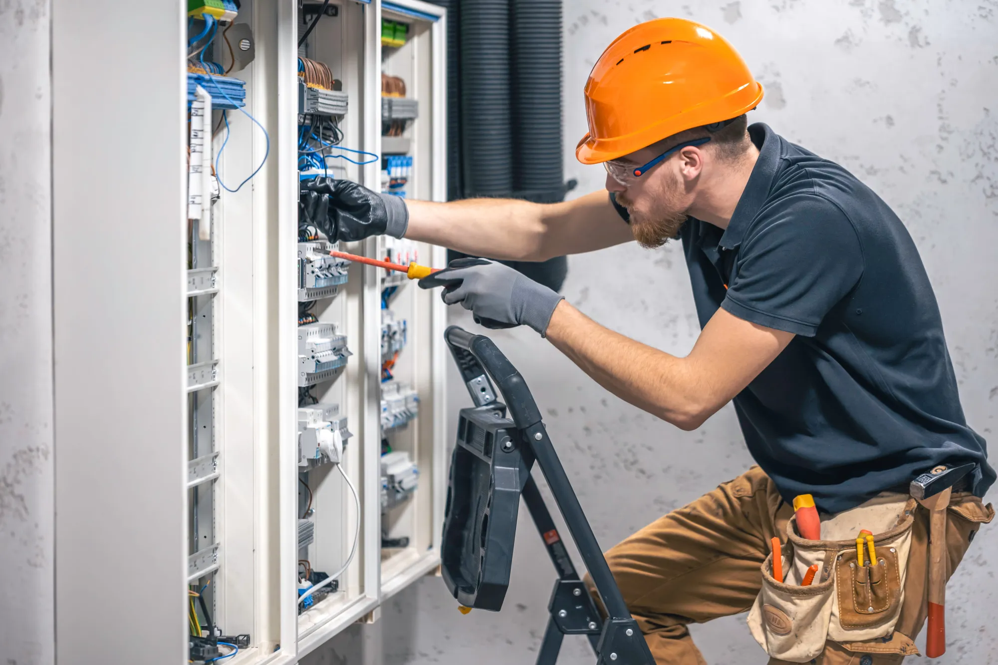 Common Electrical Estimating Mistakes That Cost Melbourne Contractors Money