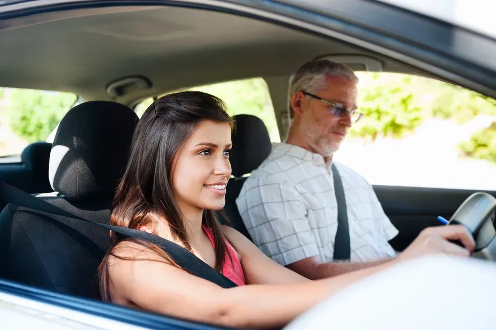 How to Choose the Best Driving School in Clyde North