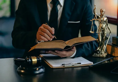 Key Questions to Ask Before Hiring Litigation Lawyers
