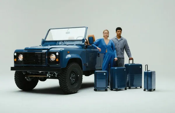 Hybrid vs aluminum luggage: what’s the difference?