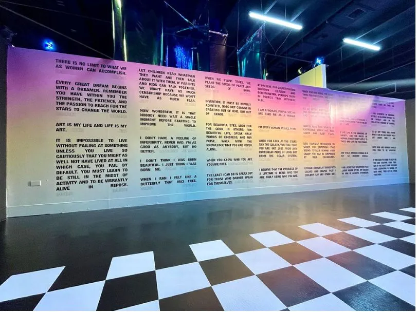 Wall murals Miami: turning blank walls into a local statement