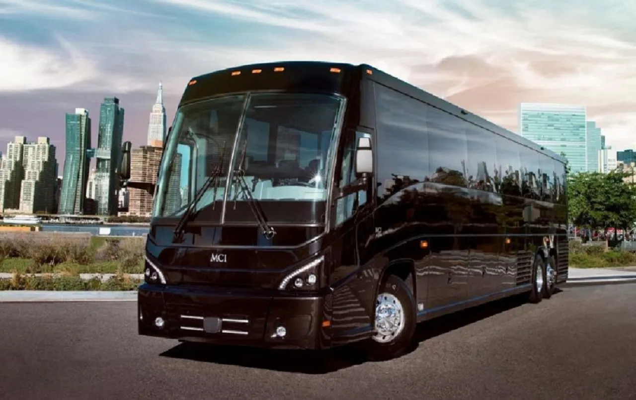 8 Advantages Of Using A Coach Bus For Sports Travel