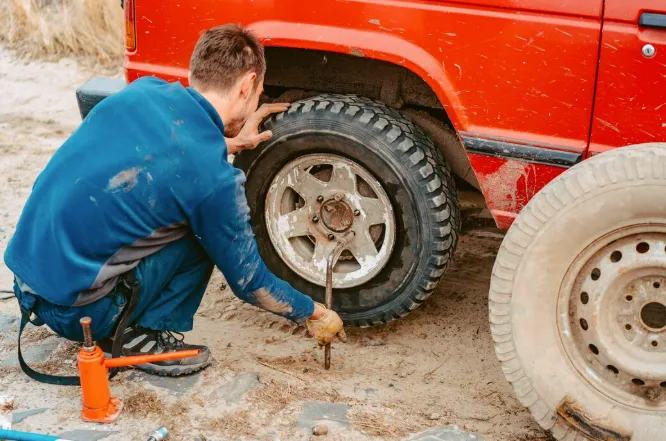 When to Choose Professional Tyre Repair Instead of Replacement