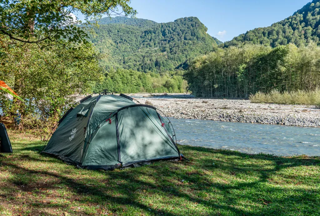 Reizen met een tent of camper: wat past het beste bij jouw vakantie?