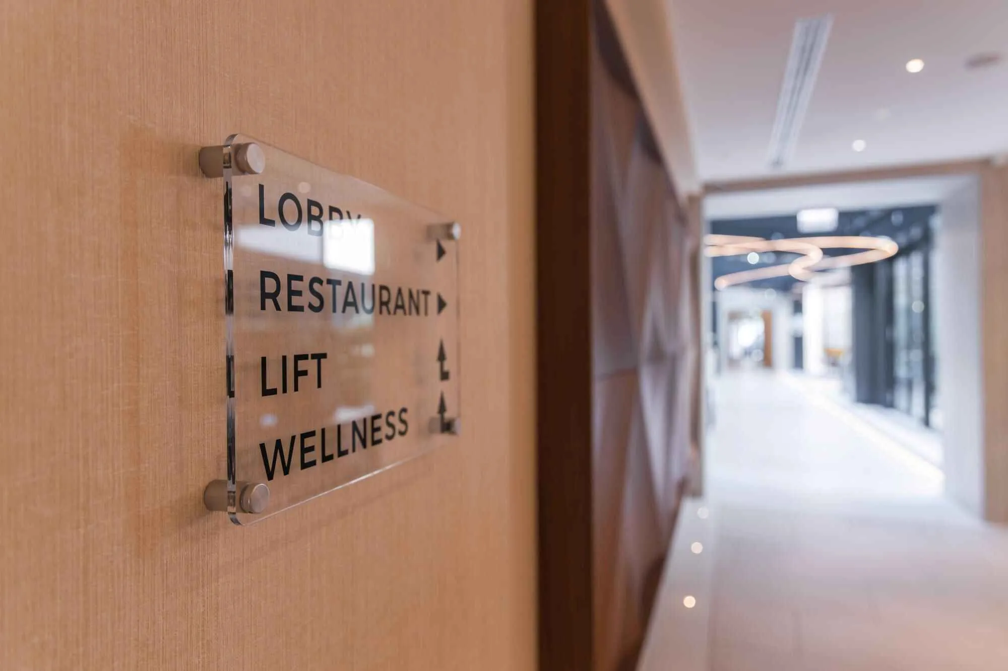 The Complete Guide to Custom Acrylic Signs for Businesses