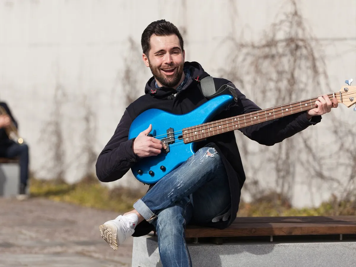 Unleash Your Inner Guitarist Through Professional Guitar Lessons