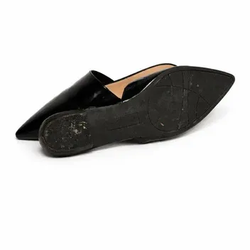 Second Hand Luxury Shoes: The Smart Fashion Trend Redefining Designer Footwear