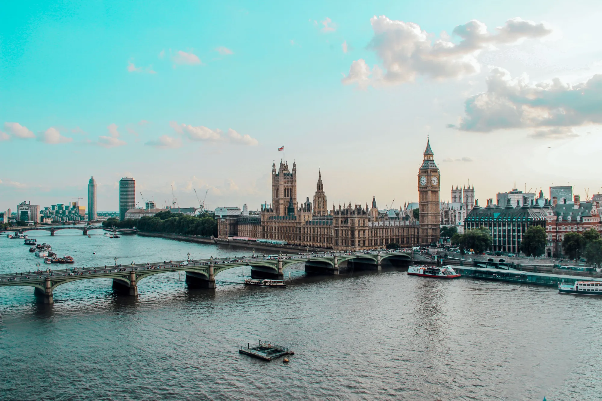 Why London Businesses Are Switching to Local Payroll Bureau Services