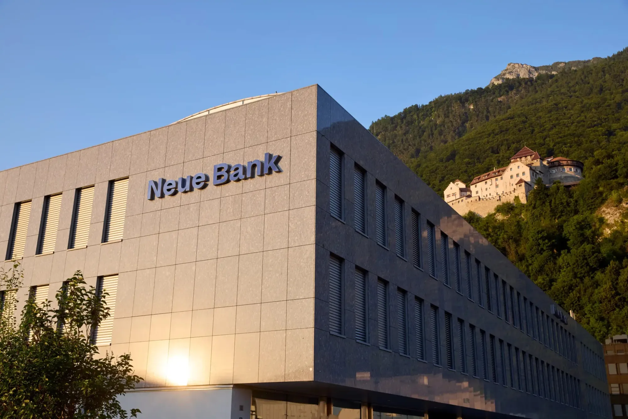 Finance and Banking Magazines That Think Deeper — The European Sets the Standard