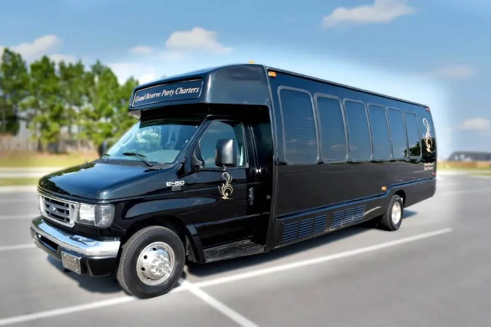10 Tips for Choosing Wedding Transportation Services