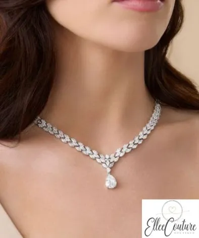 Bridal Jewelry by Season: When to Go Minimalist and When to Make a Statement