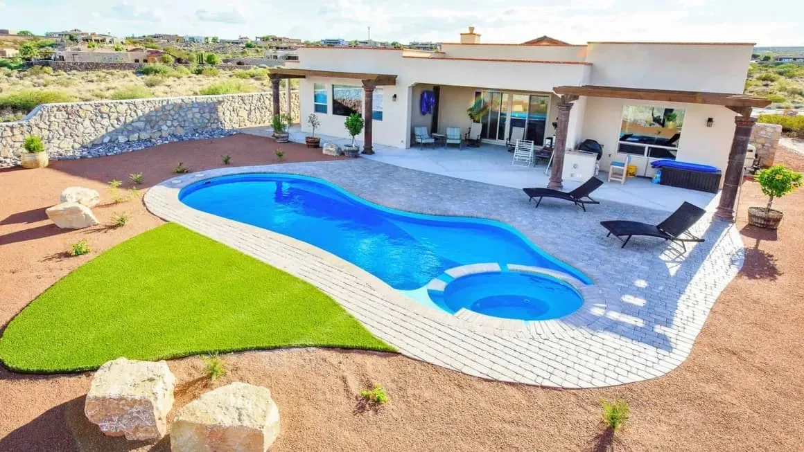Top Benefits of Hiring a Fiberglass Pool Builder Jacksonville NC for Your New Pool