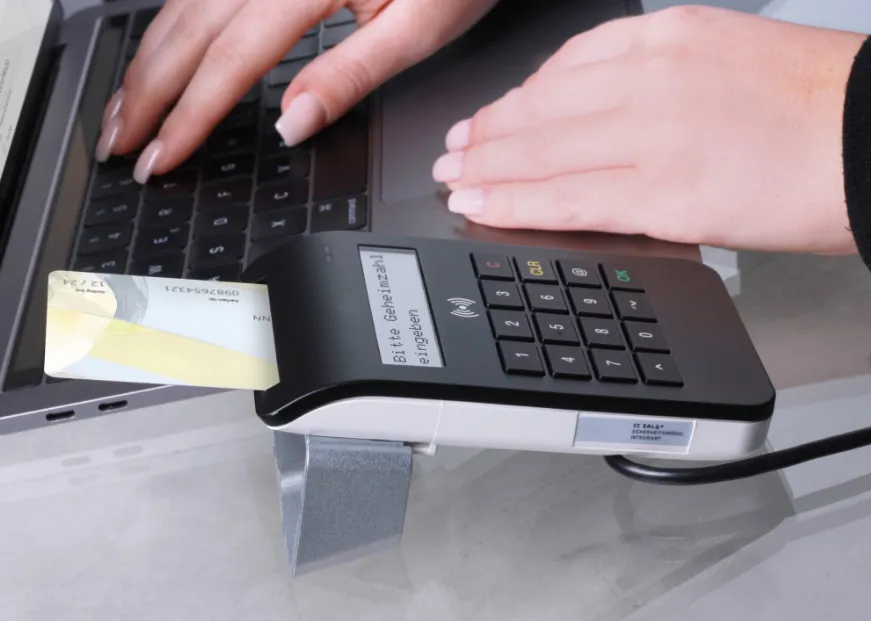 How Young Professionals Can Master Debt Payoff Planning While Growing Their Savings in 2026