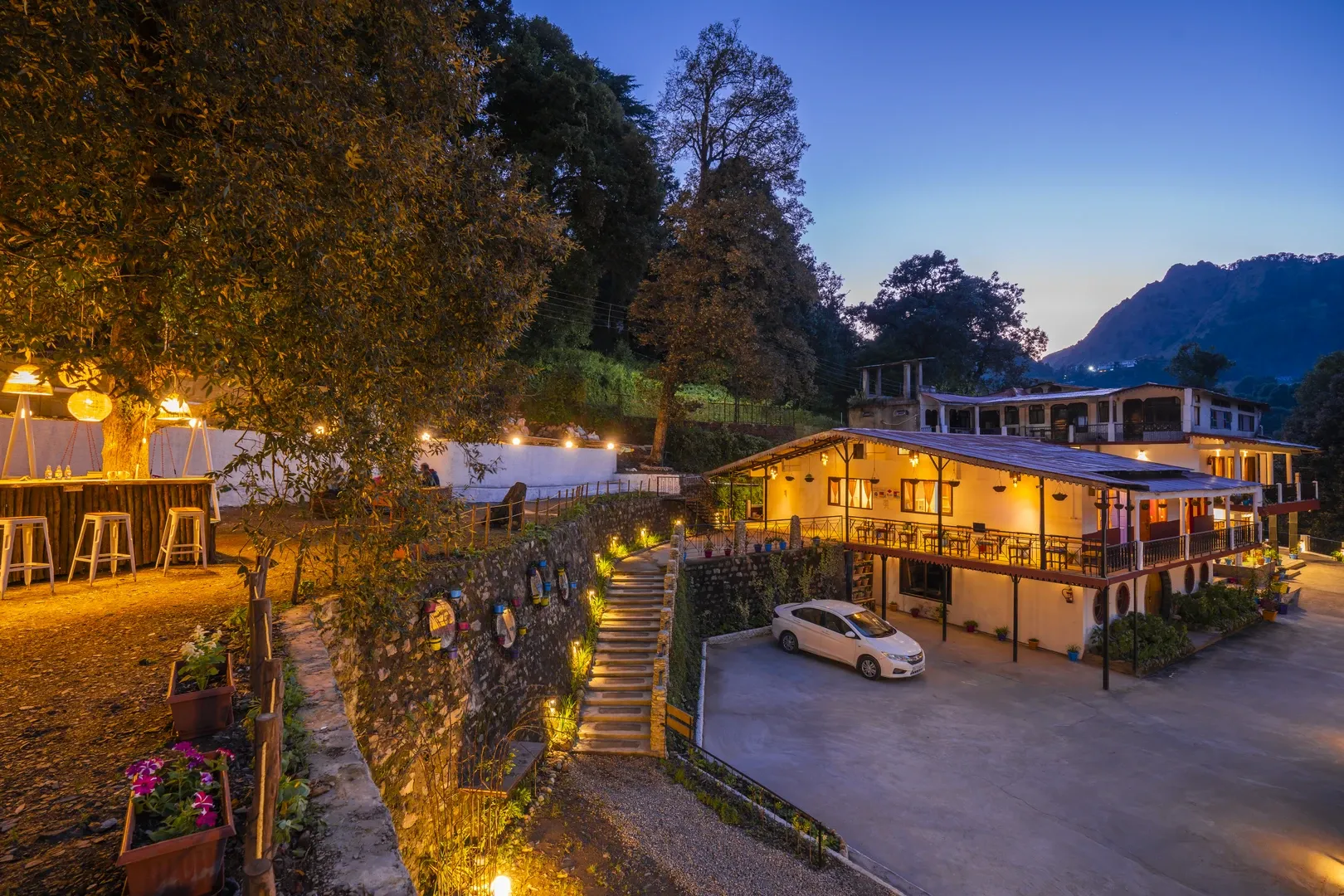 Looking Up the Best Hostels Near Me in Nainital? Start Here